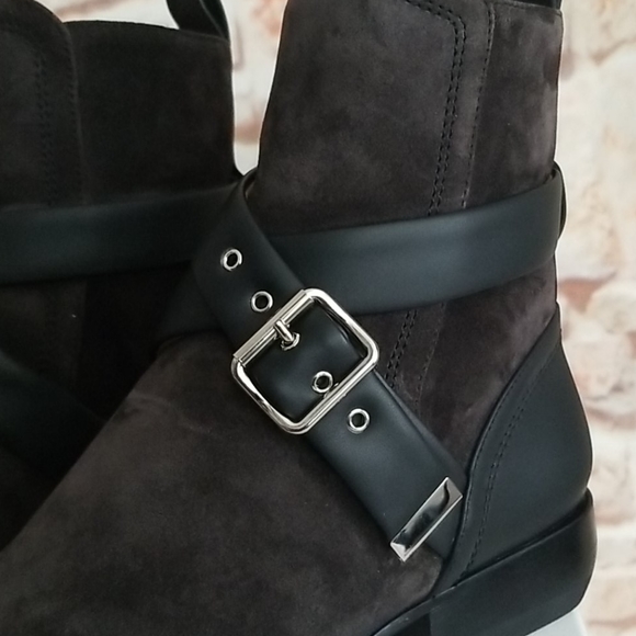 New Chloe 30mm Rylee Strap Bootie - Picture 7 of 10